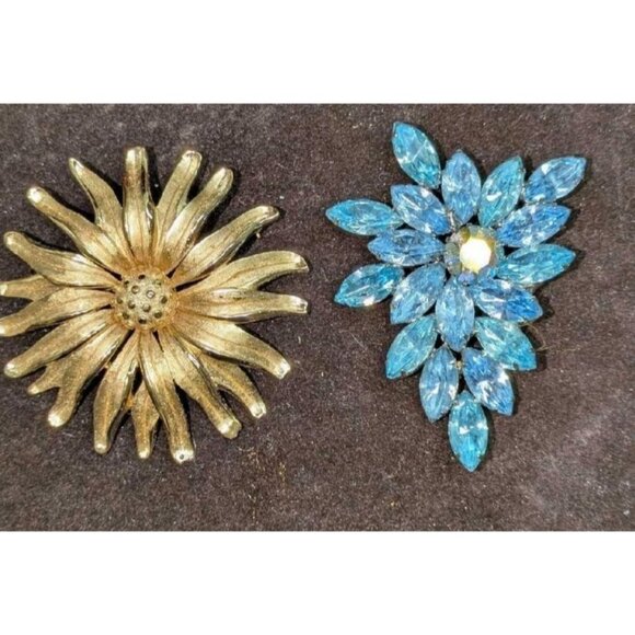 2 Vintage Trifari Brooches - Gold Tone Flower & Blue Rhinestone Leaf Design - Picture 1 of 5